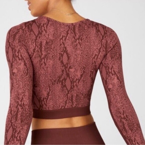 Fabletics Kamila Seamless Long-Sleeve athletic Top size medium - Picture 3 of 12